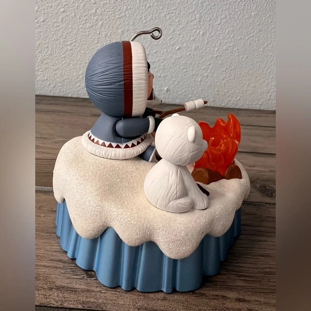 Hallmark Keepsake NEW 2011 “S’mores Treats”Christmas Ornament Frosty Friends
